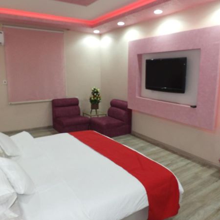 فندق ادوماتو Adomato Hotel Dawmat al-Jandal Exterior photo